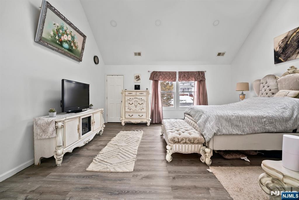 201 Newark Pompton Turnpike