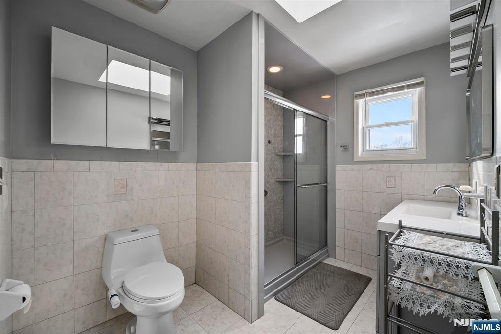 201 Newark Pompton Turnpike