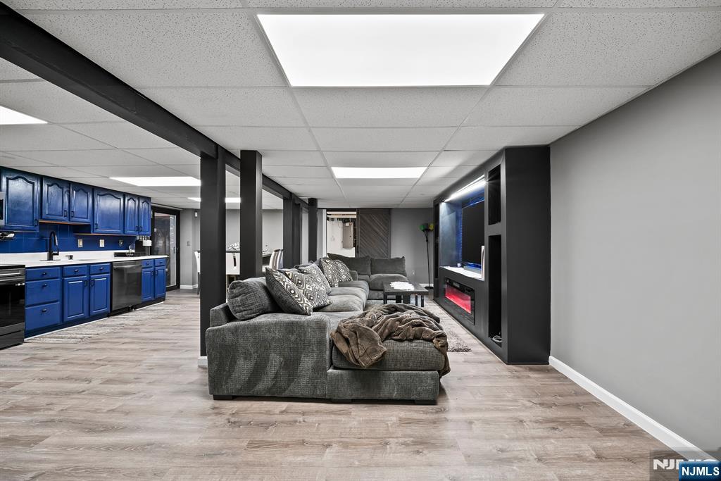 201 Newark Pompton Turnpike