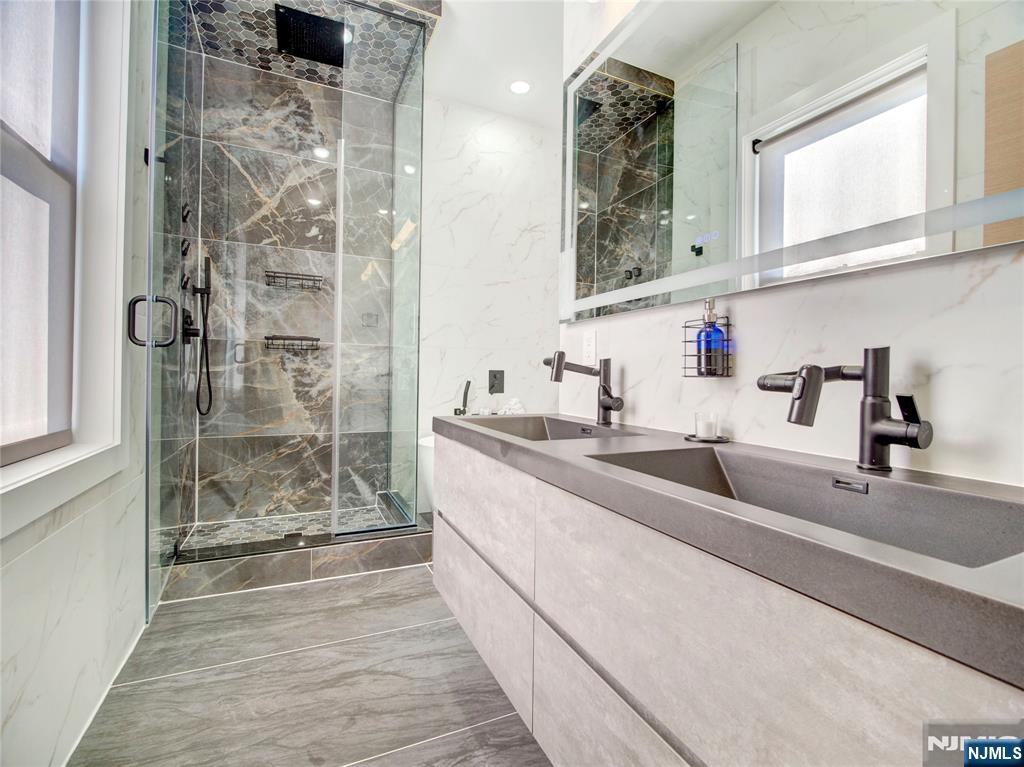 231 Clinton Avenue #2