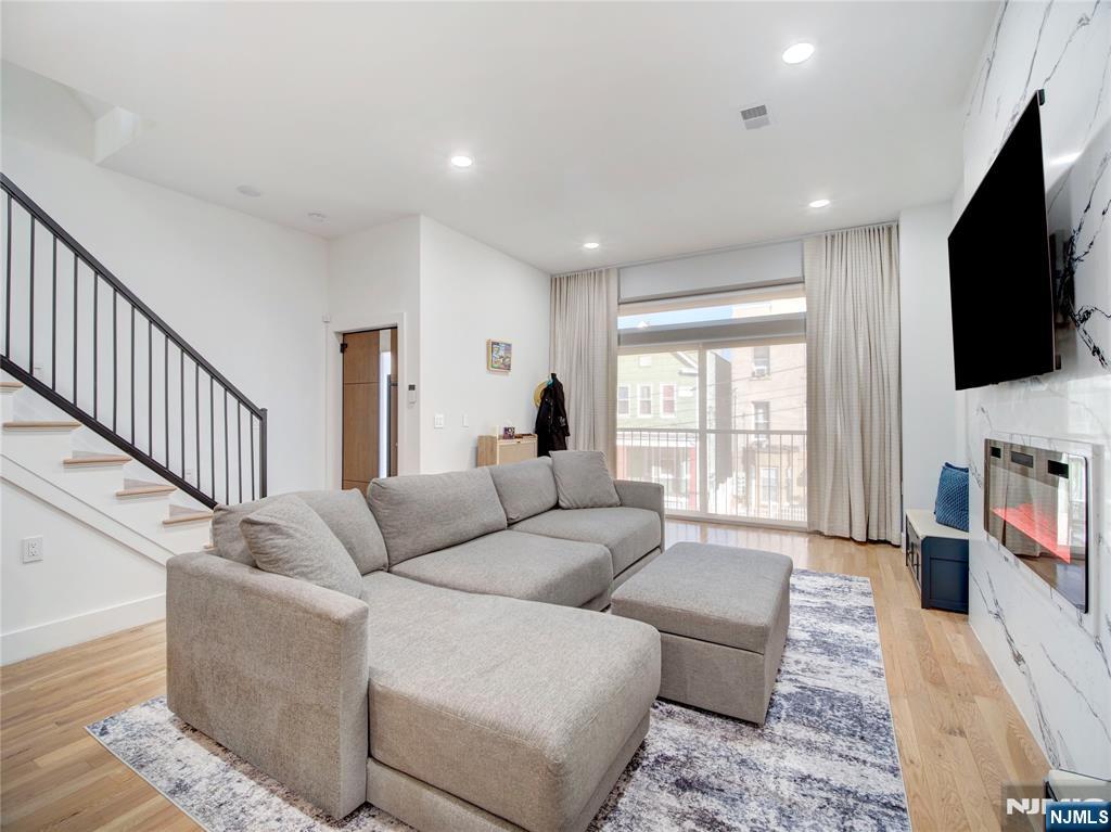 231 Clinton Avenue #2