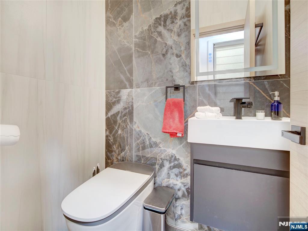 231 Clinton Avenue #2