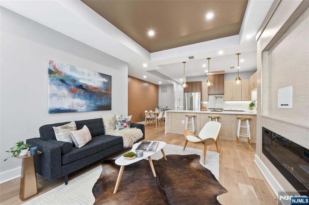 $875,000 Condo