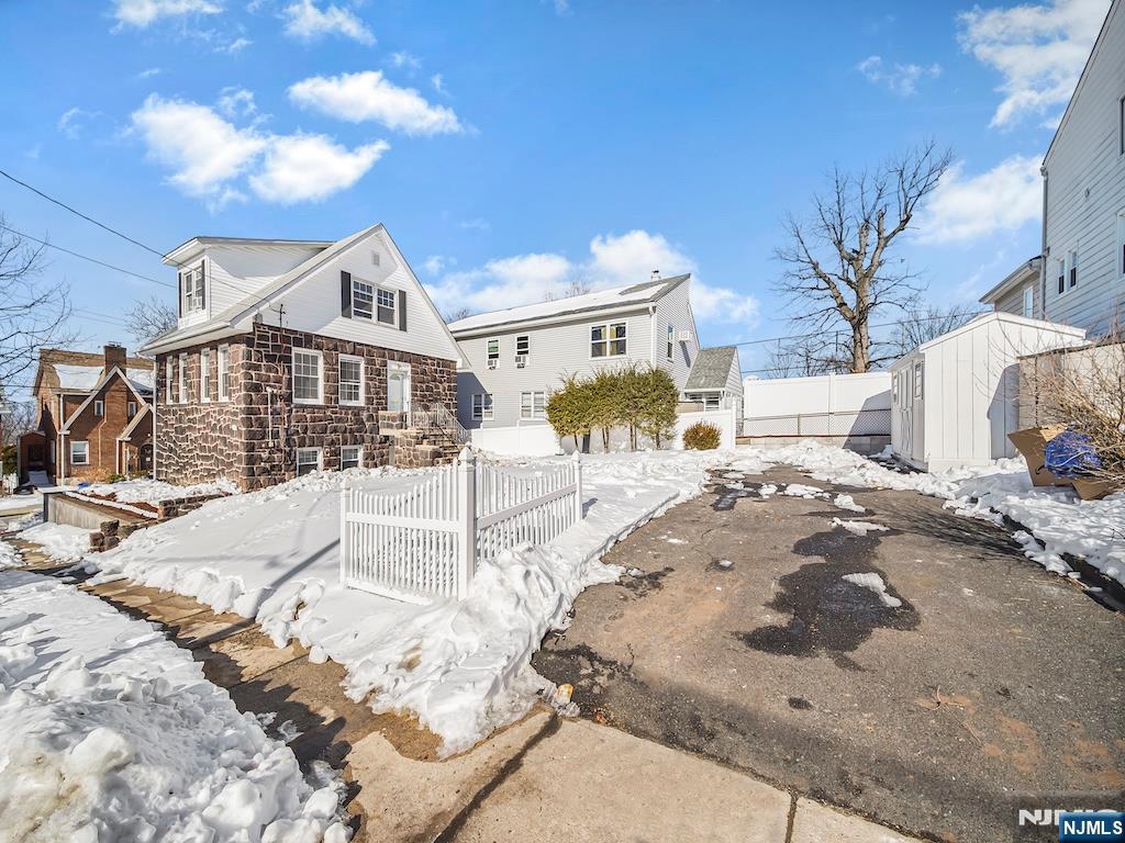 600 Studio Road - Photo 2