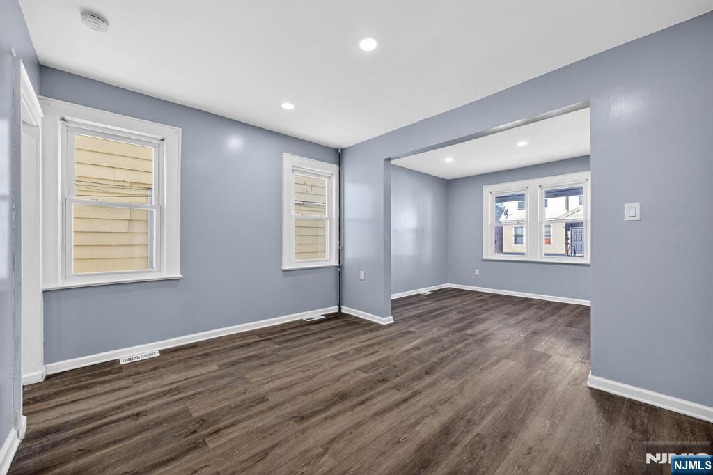 134 Dewey - Photo 2