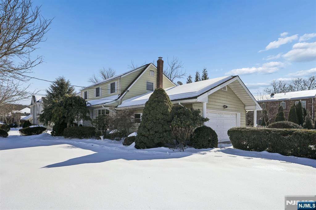 127 E Village Circle, Paramus, NJ, 07652