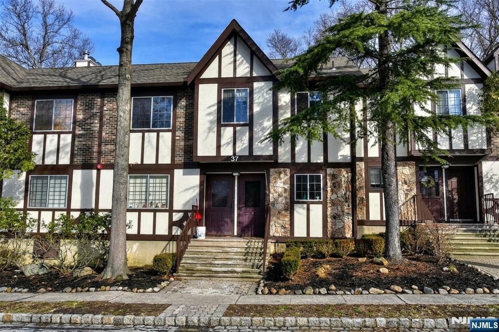 92 Lakeview Terrace, Oakland, NJ, 07436