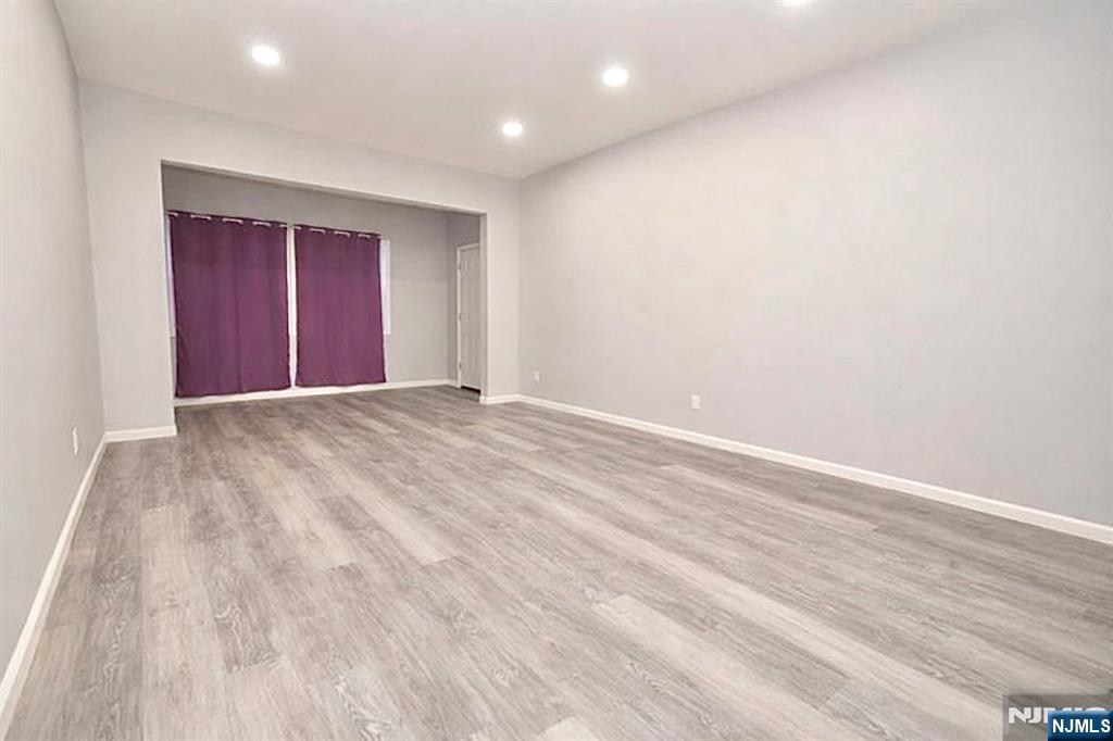 172-176 Delavan Avenue - Photo 5