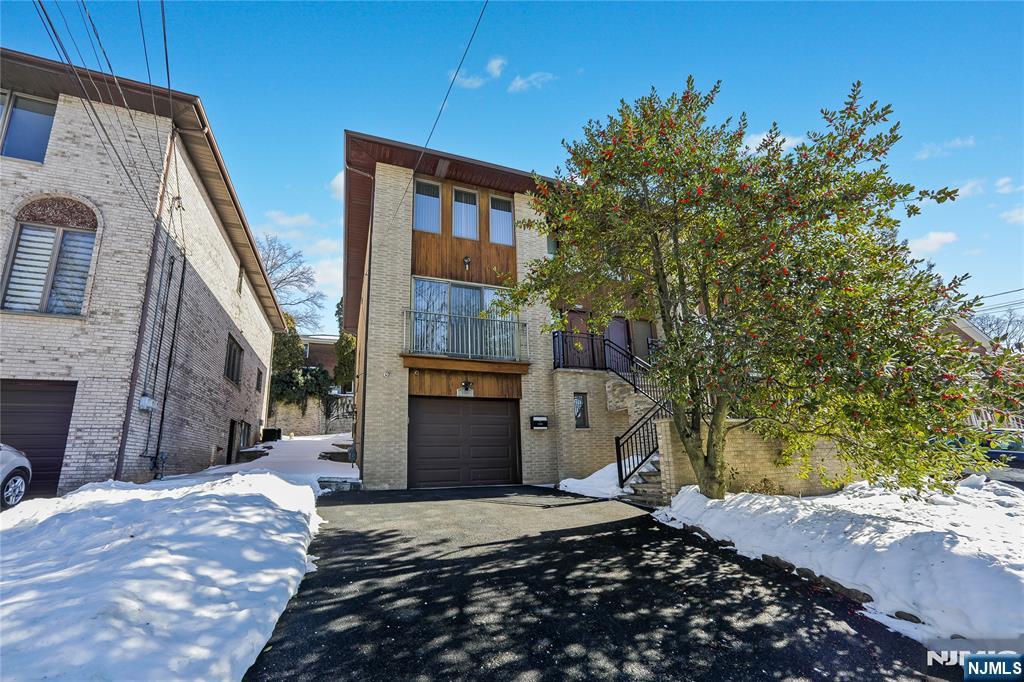 127 E Village Circle, Paramus, NJ, 07652