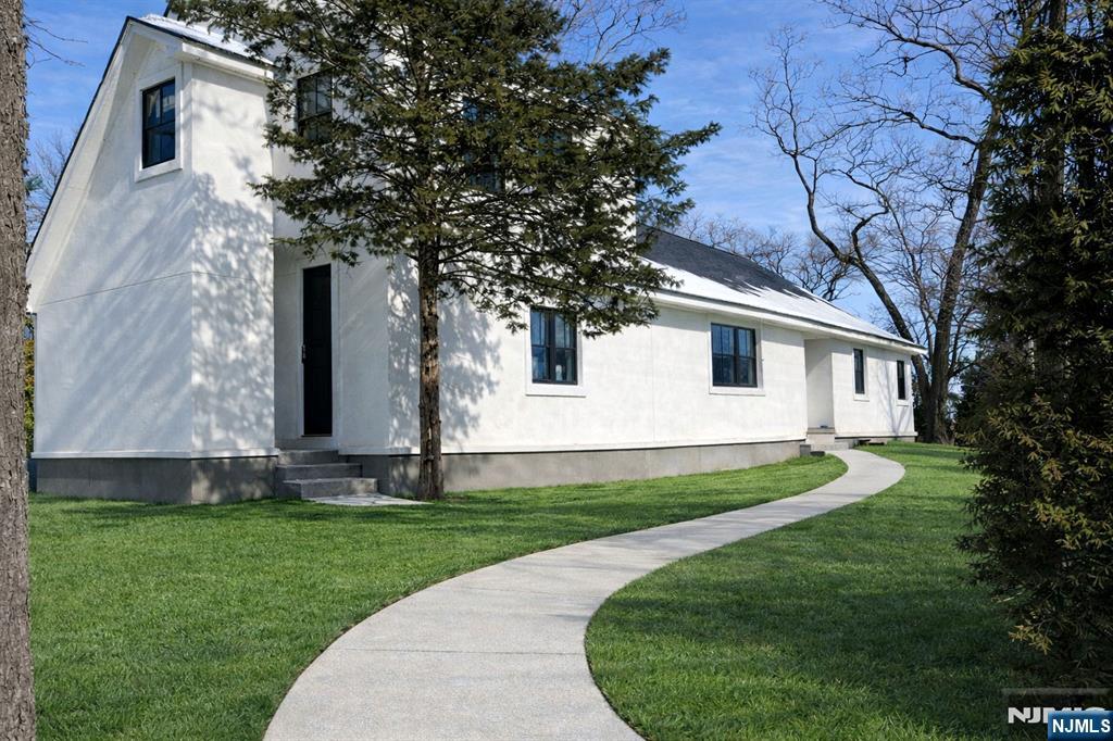 601 Oakwood Drive, Northvale, NJ, 07647