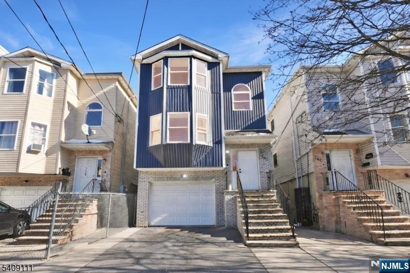 1008 E Grand St, Elizabeth City, NJ, 07201-2618