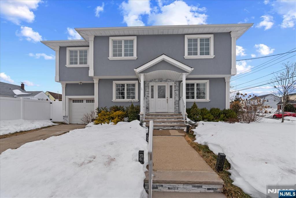 Homes for sale in Elmwood Park, NJ | 86 Hillman Dr, Elmwood Park, NJ 07407 | MLS# 26004236