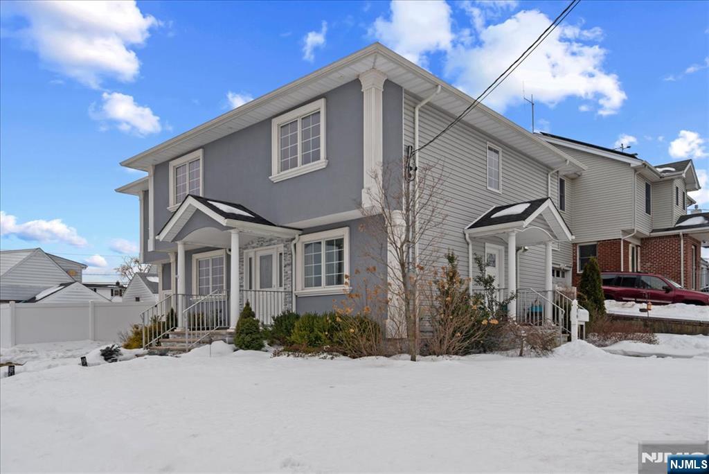 Homes for sale in Elmwood Park, NJ | 86 Hillman Dr, Elmwood Park, NJ 07407 | MLS# 26004236