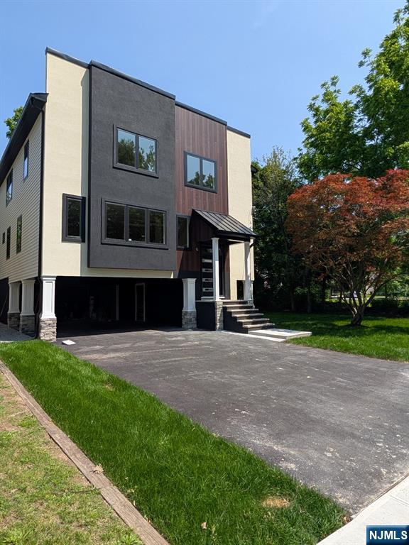 55 Esther St, Newark City, NJ, 07105-4714