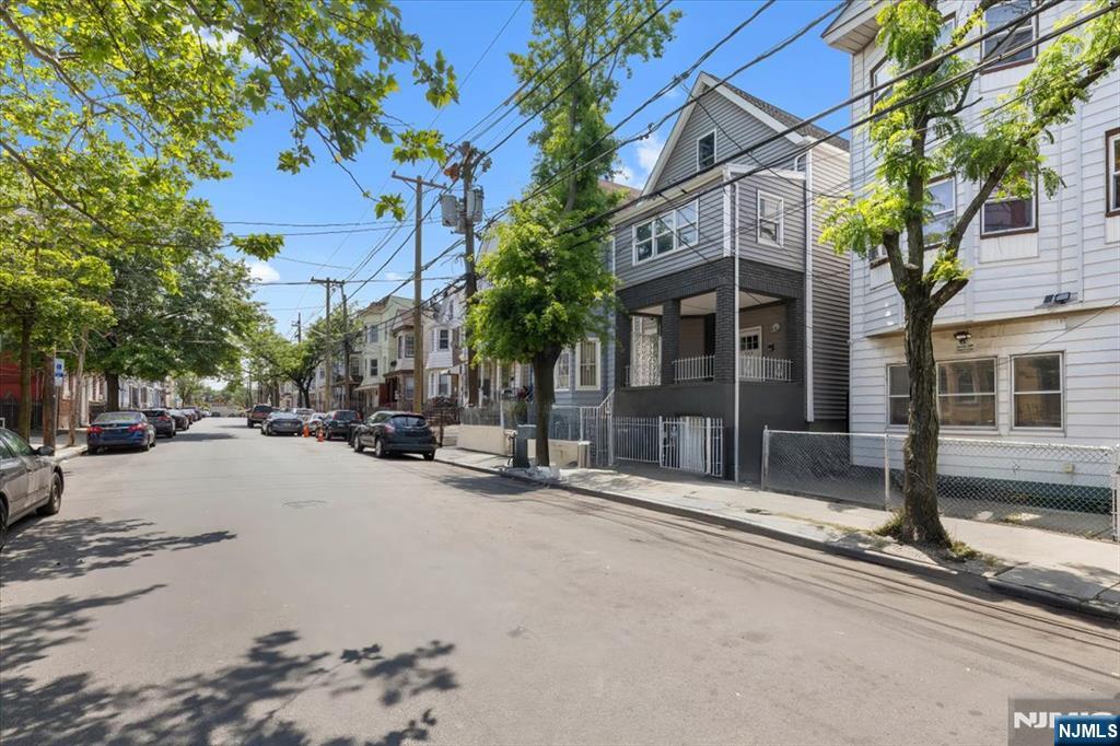 164 Parker Street - Photo 3