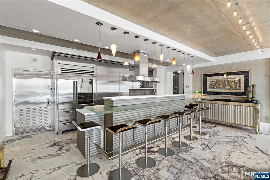 1055 River Road PH 8 - Photo 3