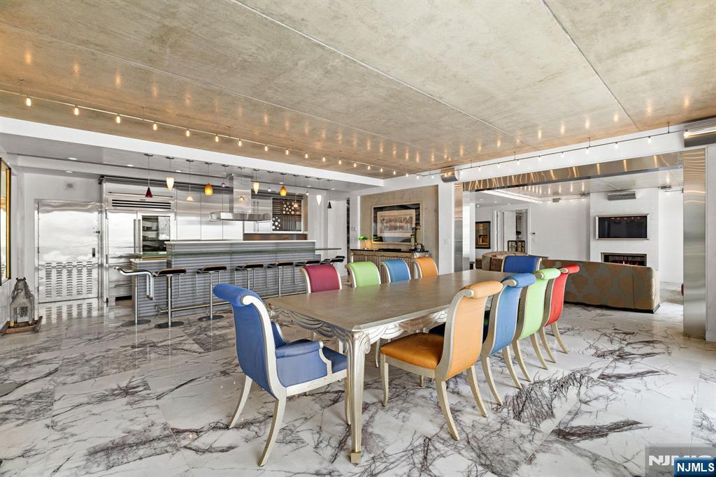 1055 River Road PH 8 - Photo 4