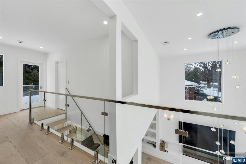 27 Knickerbocker Road, Closter, NJ, 07624