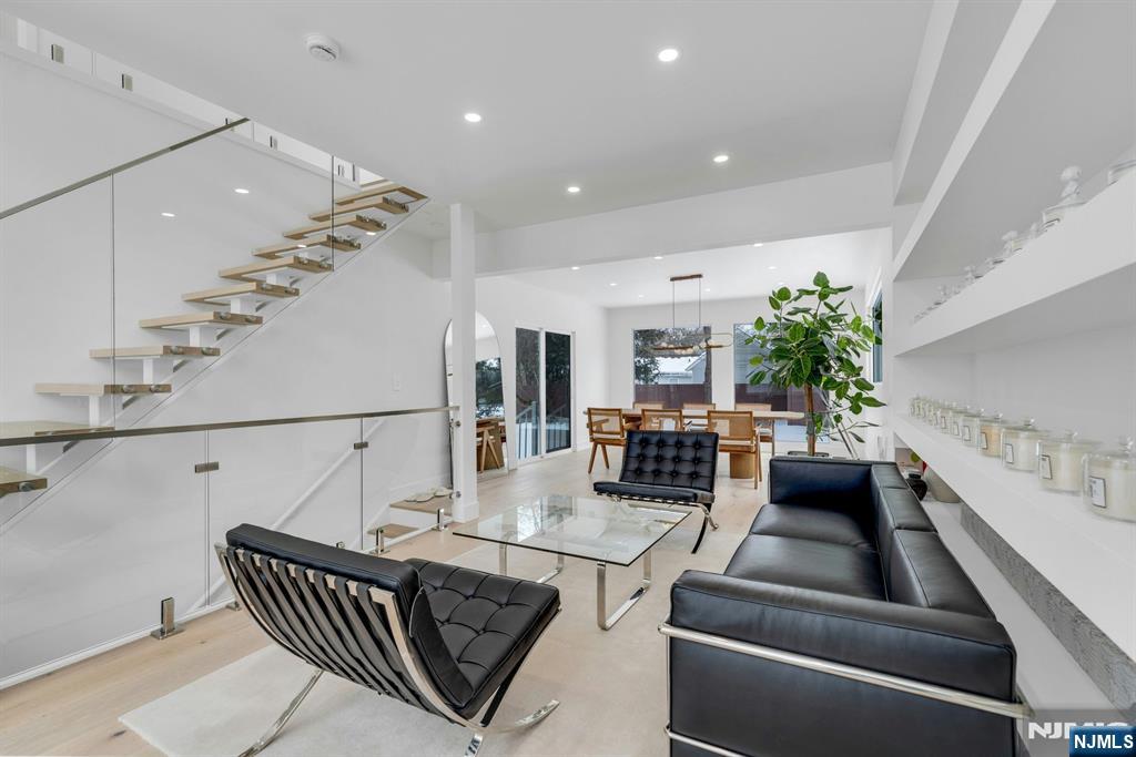 27 Knickerbocker Road, Closter, NJ, 07624