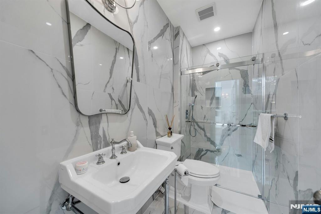 27 Knickerbocker Road, Closter, NJ, 07624