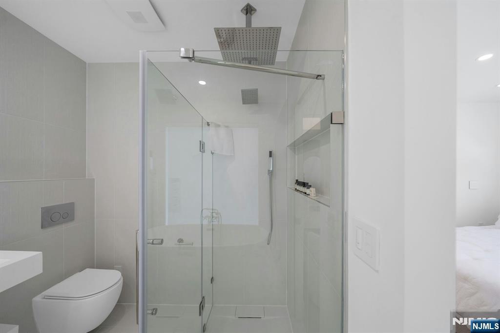 27 Knickerbocker Road, Closter, NJ, 07624