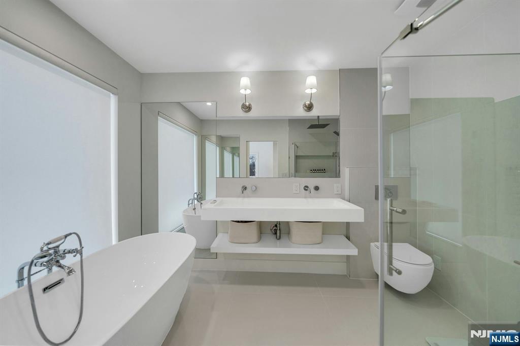 27 Knickerbocker Road, Closter, NJ, 07624