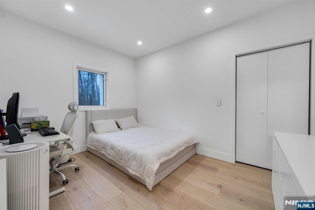 27 Knickerbocker Road, Closter, NJ, 07624