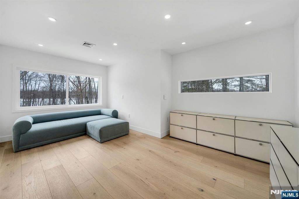 27 Knickerbocker Road, Closter, NJ, 07624