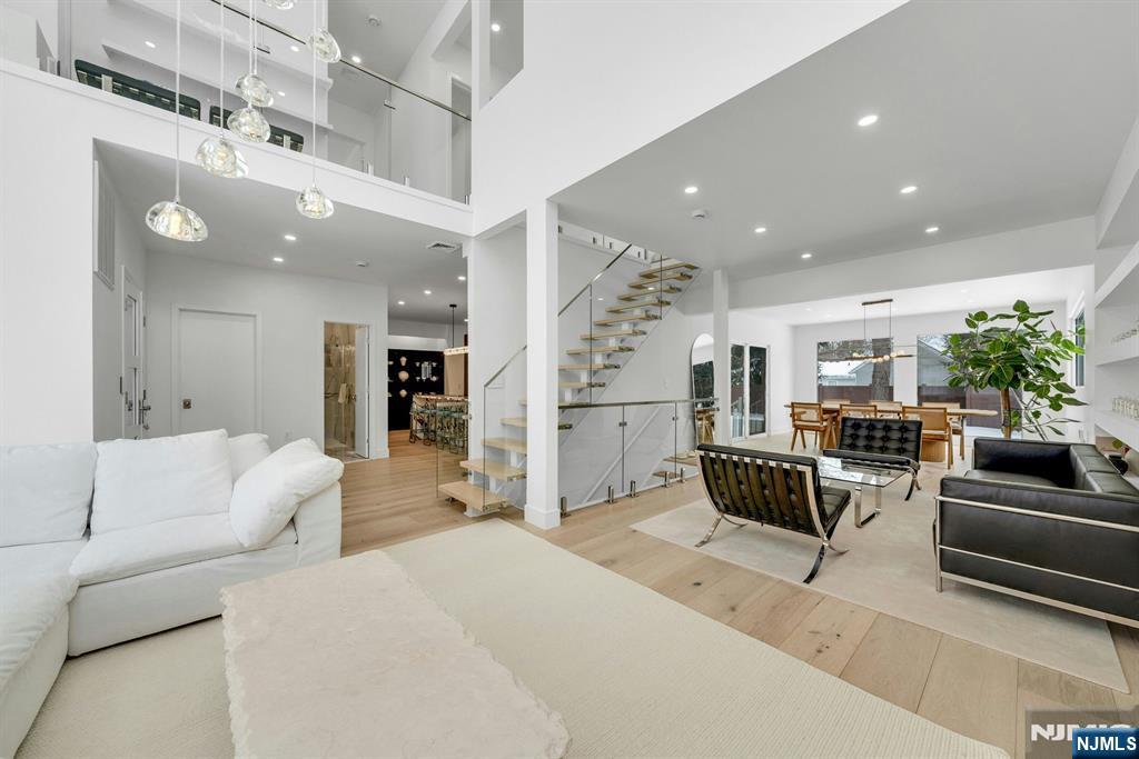 27 Knickerbocker Road, Closter, NJ, 07624