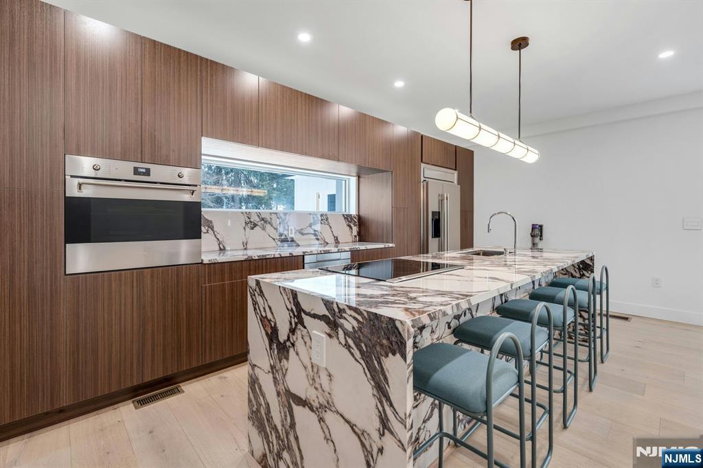 27 Knickerbocker Road, Closter, NJ, 07624