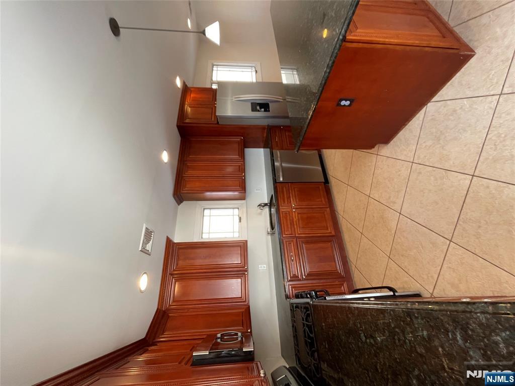 345 Kaplan, Hackensack, NJ, 07601