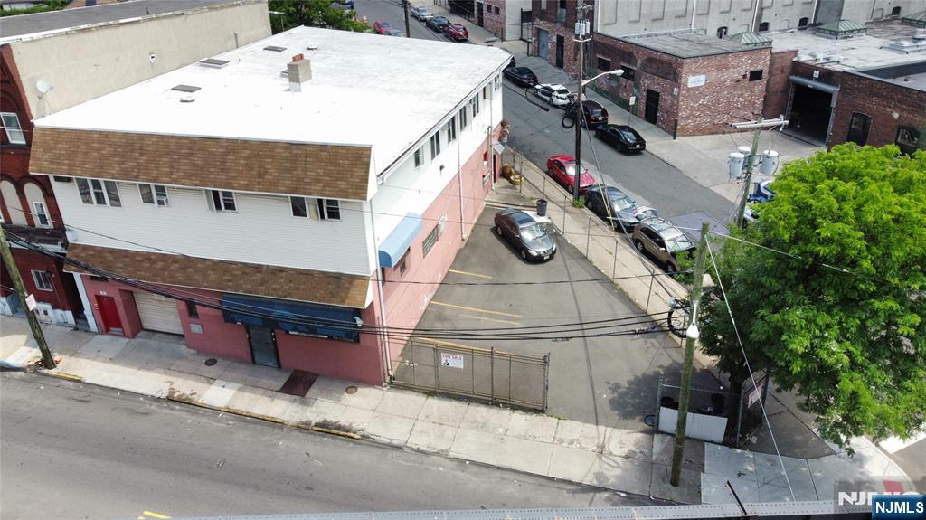 384-390 River Street — photo 2