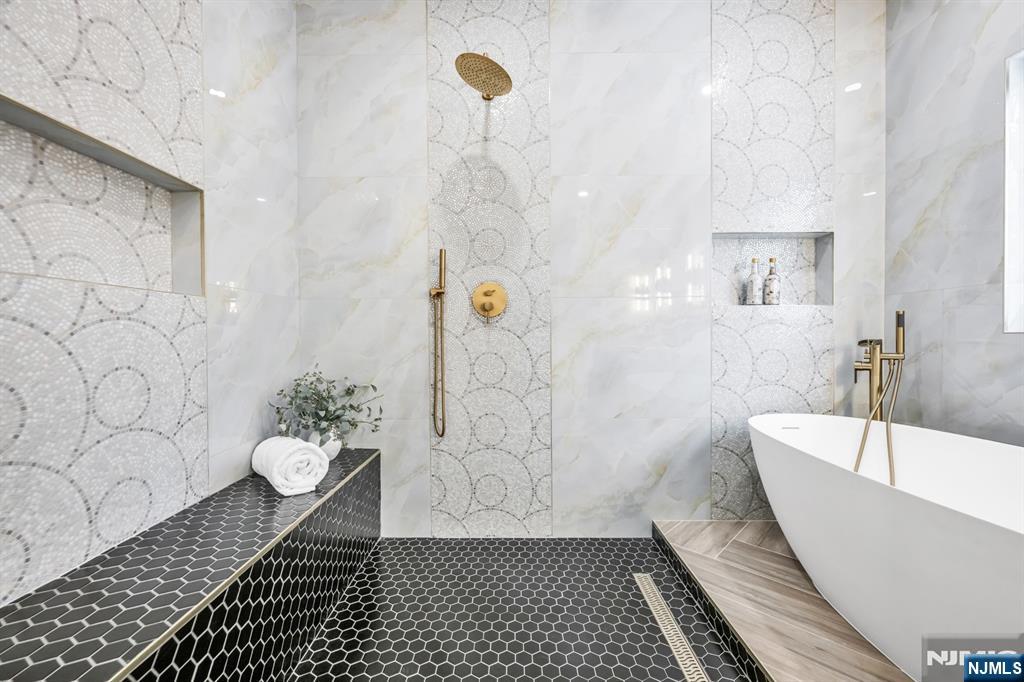 623 Alberta Drive, Paramus, NJ, 07652