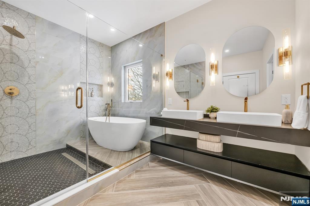 623 Alberta Drive, Paramus, NJ, 07652