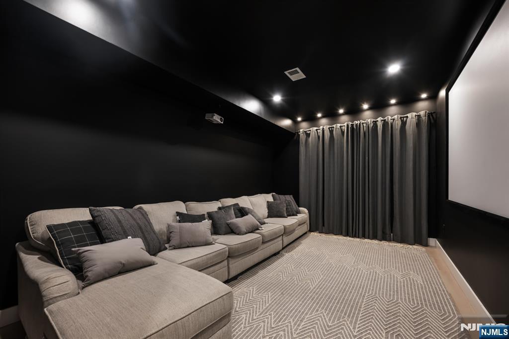 623 Alberta Drive, Paramus, NJ, 07652