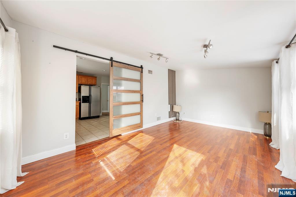 30 Gold Street - Photo 3