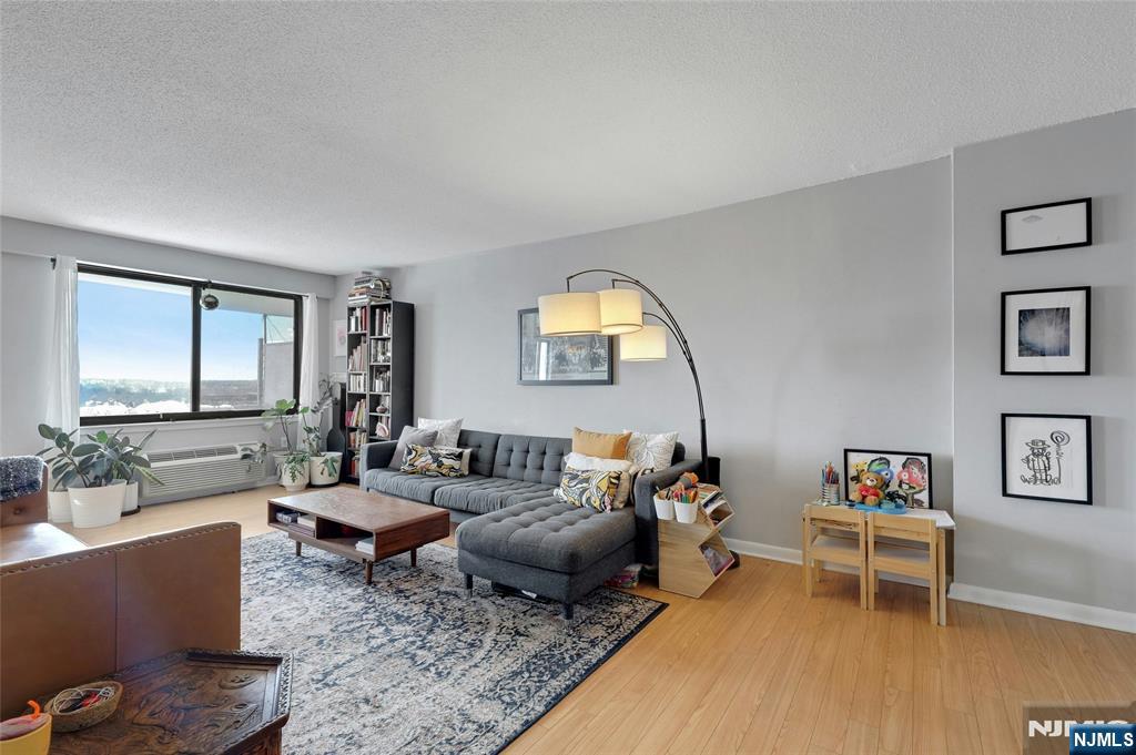 307 Prospect Avenue UNIT 14I, Hackensack, NJ, 07601