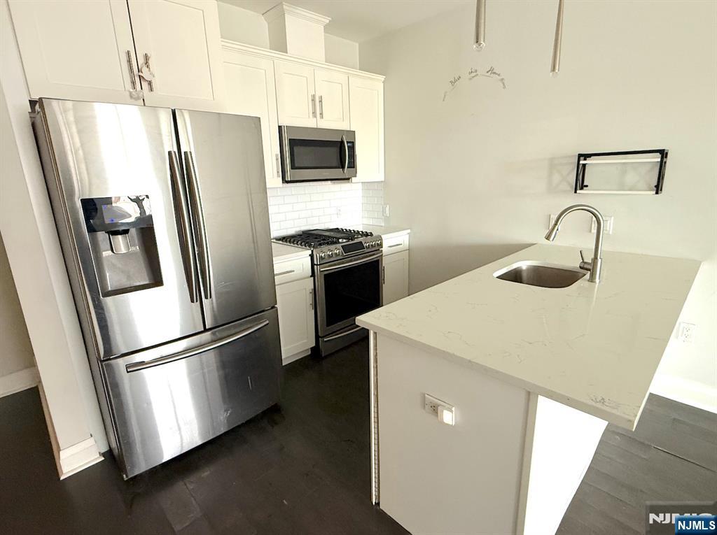 1901 Summit Avenue #301