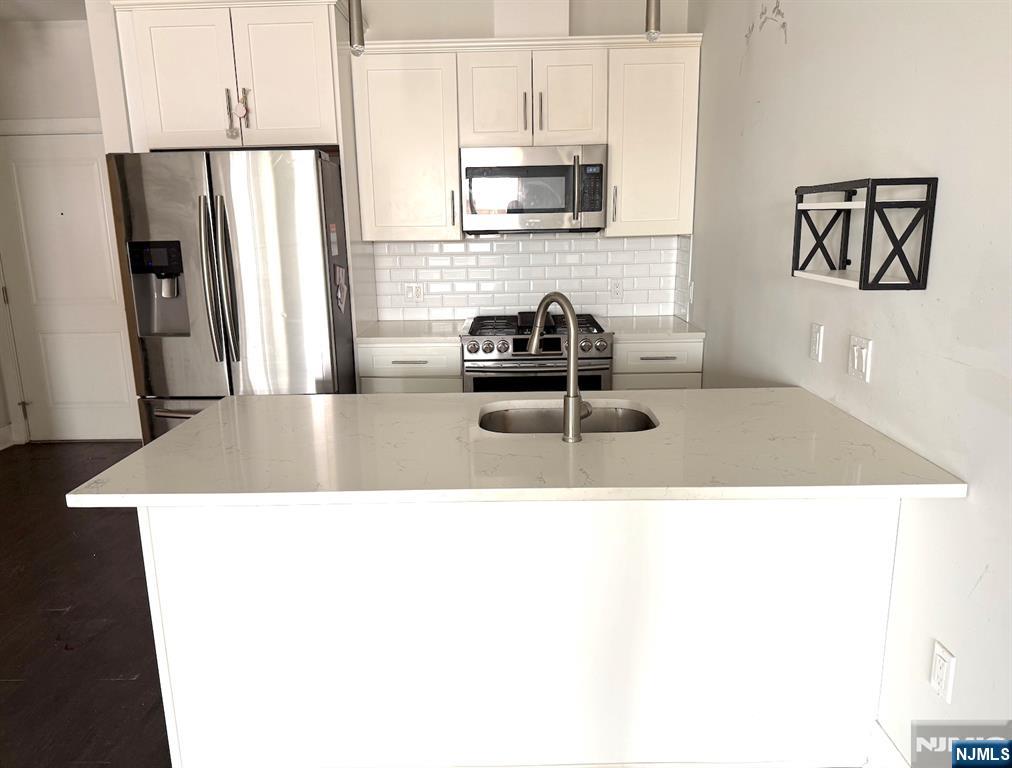 1901 Summit Avenue #301