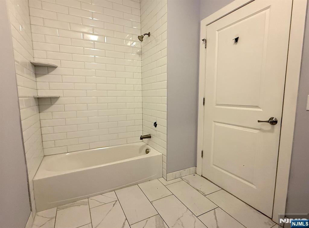 1901 Summit Avenue #301