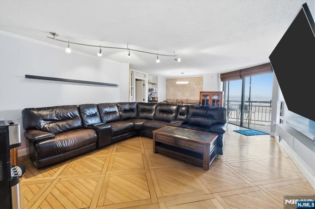 $480,000 Condo