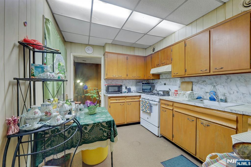 213-215 Central Avenue