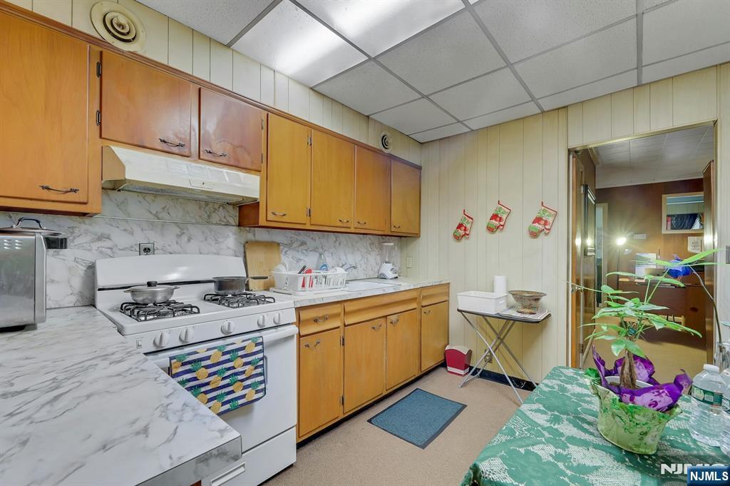 213-215 Central Avenue