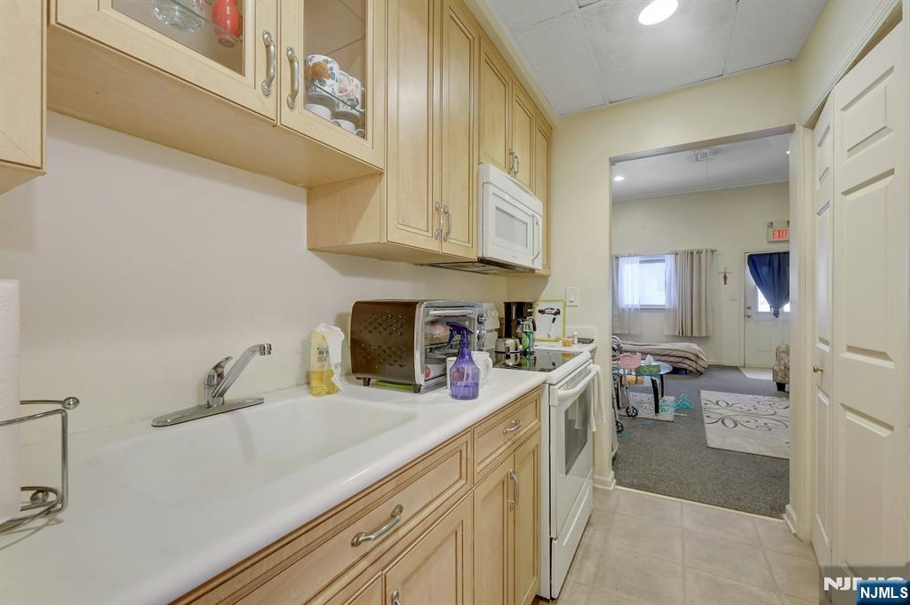 213-215 Central Avenue