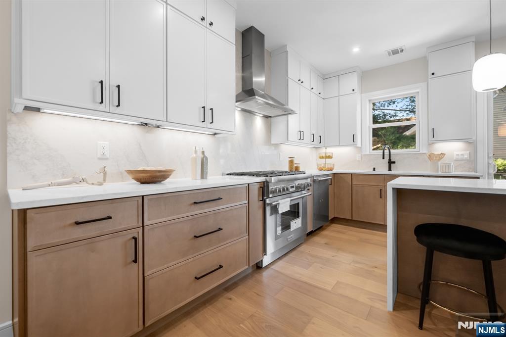 127 E Village Circle, Paramus, NJ, 07652