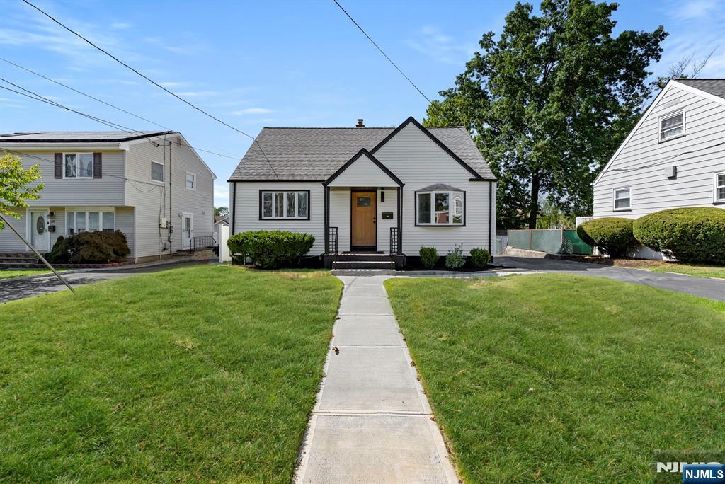 17A Garden Drive, Elmwood Park, NJ, 07407