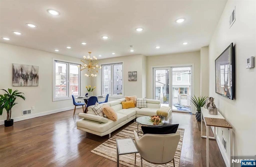 250 22nd Street 2 - Photo 4