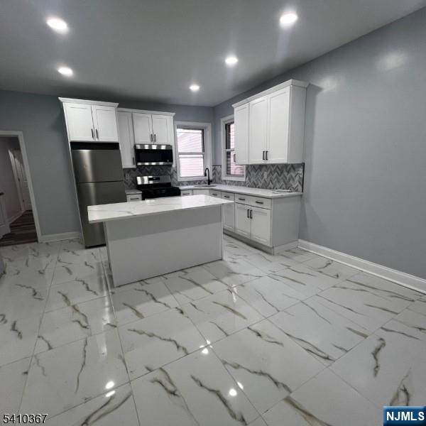 345 Summer Avenue - Photo 2