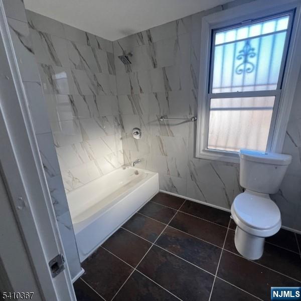 345 Summer Avenue - Photo 3