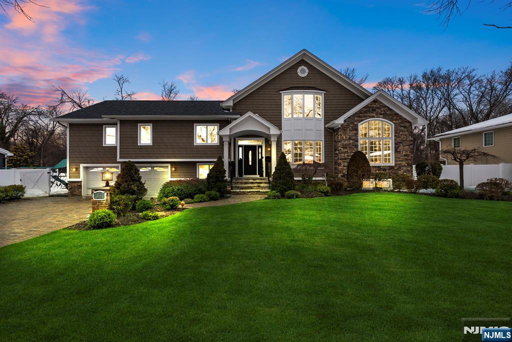 13 Muirfield Lane, River Vale, NJ, 07675